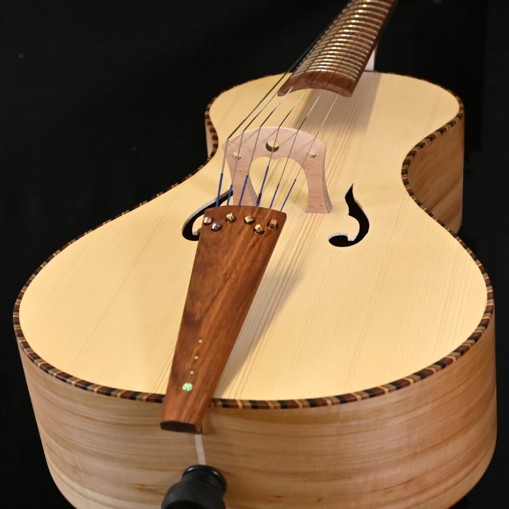 Arpeggione – Atelier de lutherie Philippe Berne